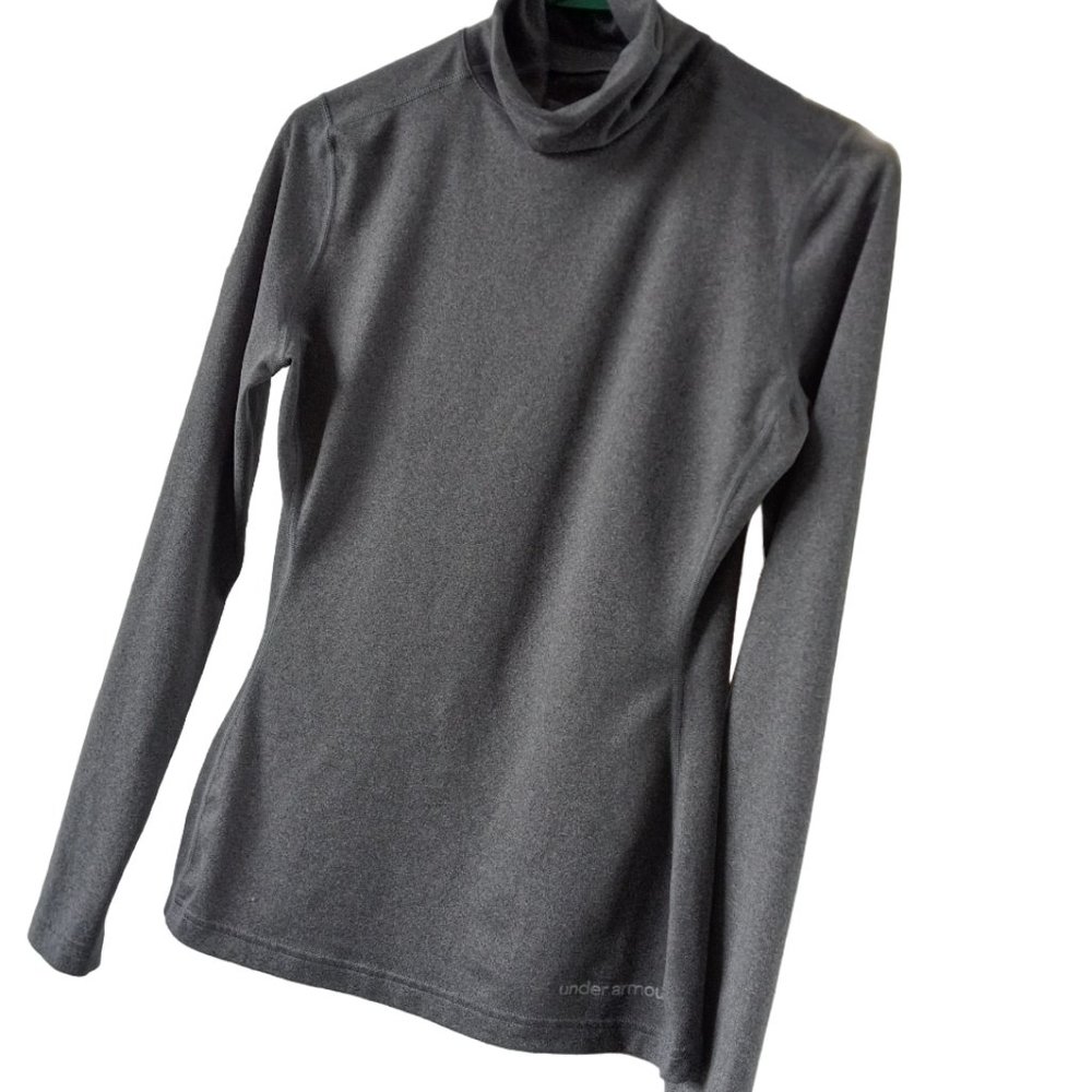 Under Armour heat gear size medium fitted